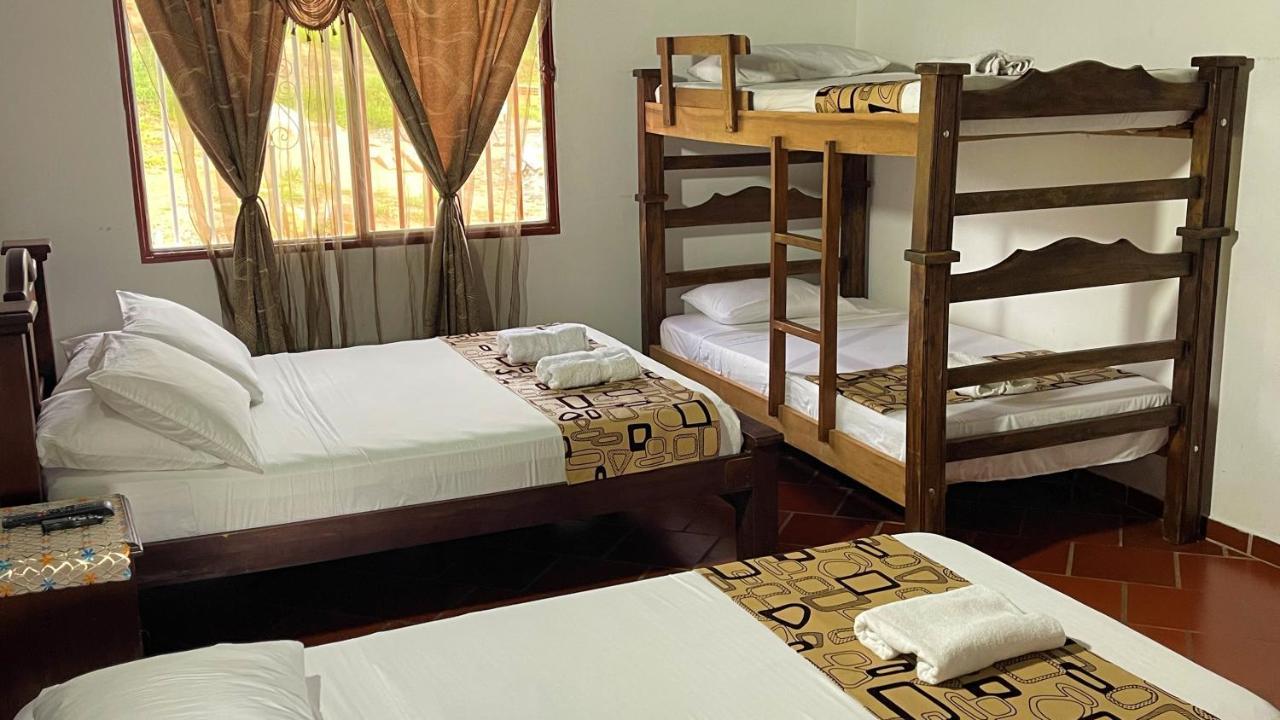 Hotel Campestre Palmas Del Zamorano San Gil Kültér fotó