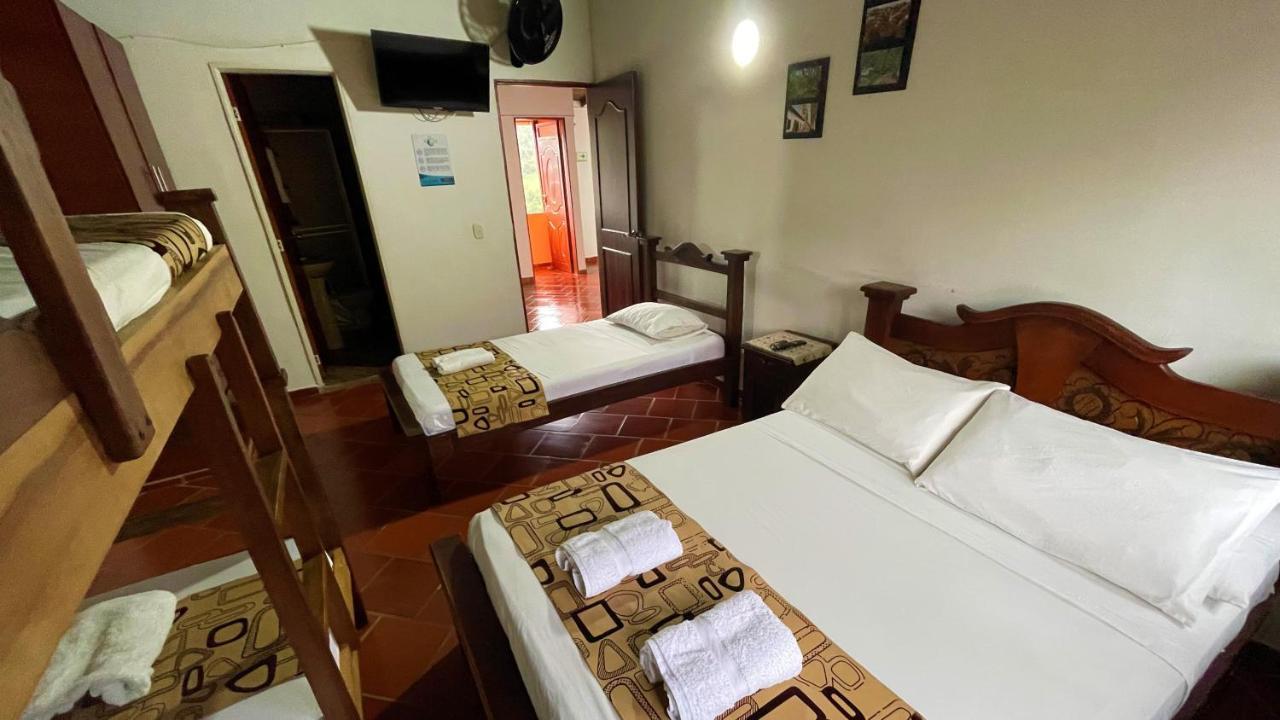 Hotel Campestre Palmas Del Zamorano San Gil Kültér fotó