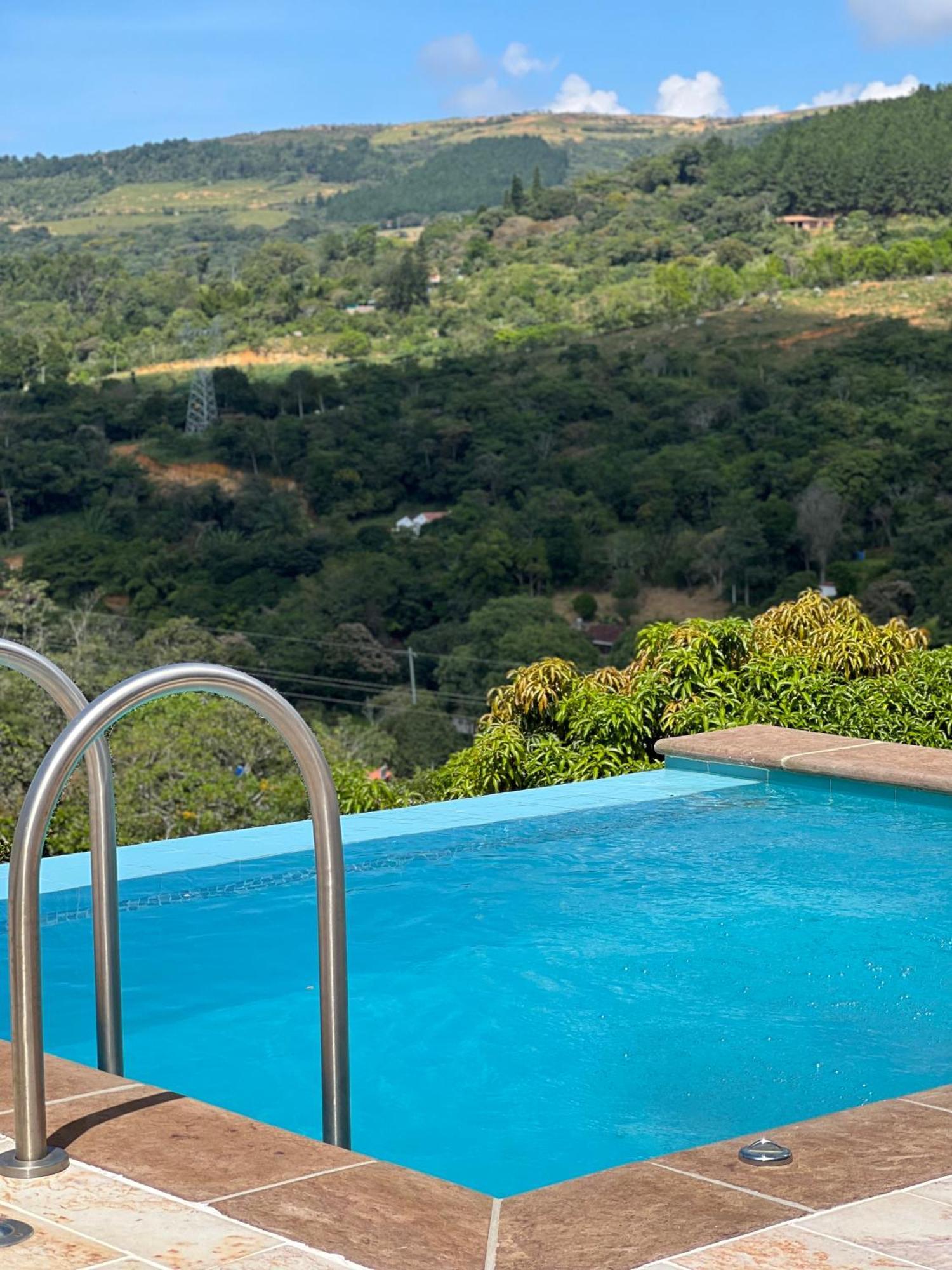Hotel Campestre Palmas Del Zamorano San Gil Kültér fotó