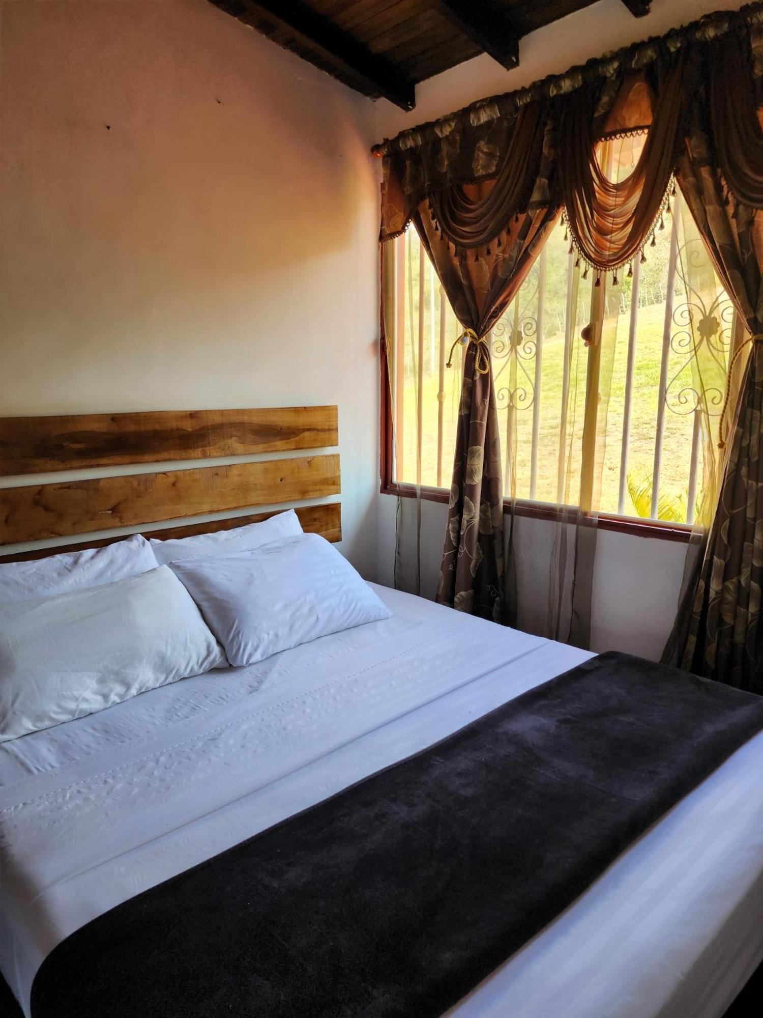 Hotel Campestre Palmas Del Zamorano San Gil Kültér fotó