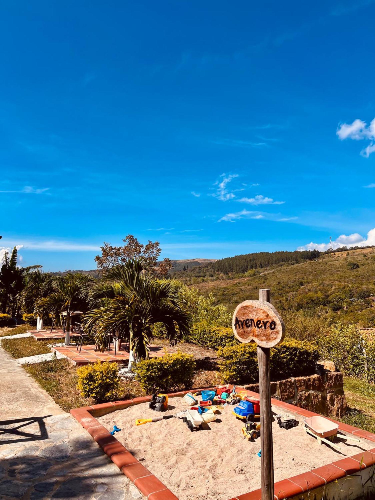 Hotel Campestre Palmas Del Zamorano San Gil Kültér fotó